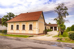 Гостиница Kápolna Vendégház  Kerkáskápolna